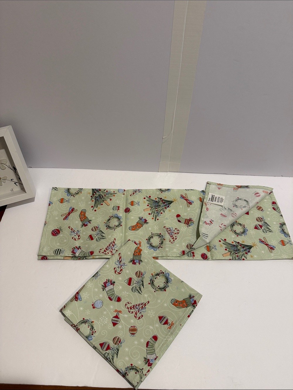 Longaberger Holiday Napkin Set - White, Green, Red